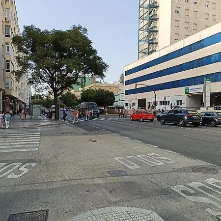 Piso Avenida Junto A La Playa * Cadiz