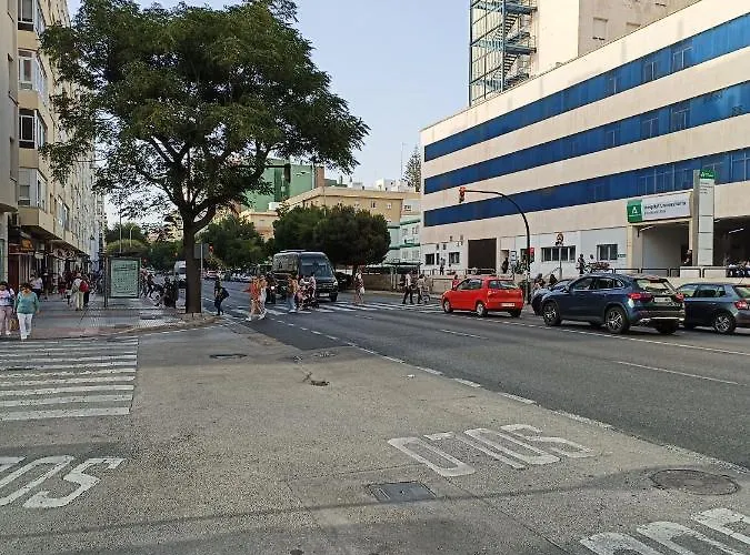 Piso Avenida Junto A La Playa * Cádis