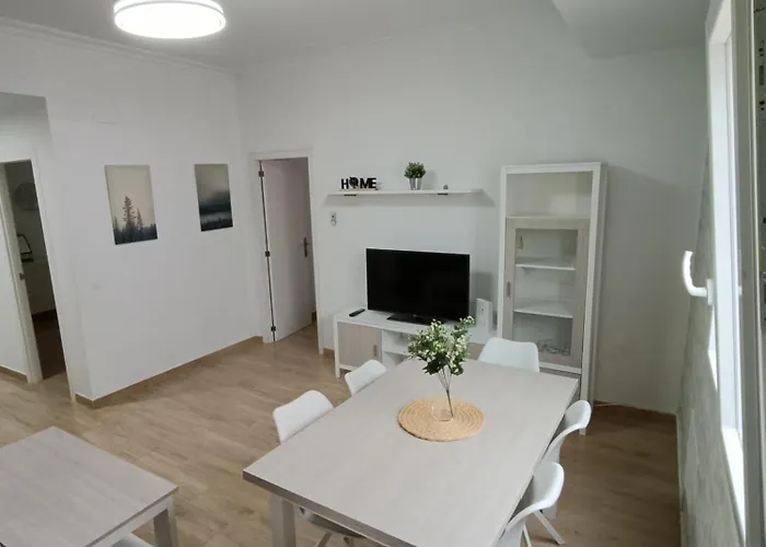 Piso Avenida Junto A La Playa Apartamento